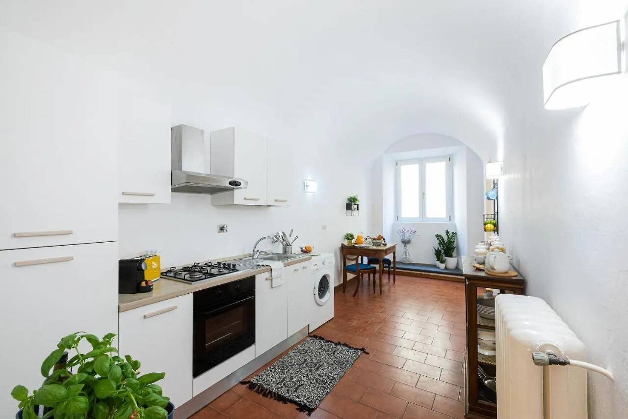 Historic Center! Charming Traditional Florentine Building - Ac,Wifi - By Likehomeflorence 0*, Florence